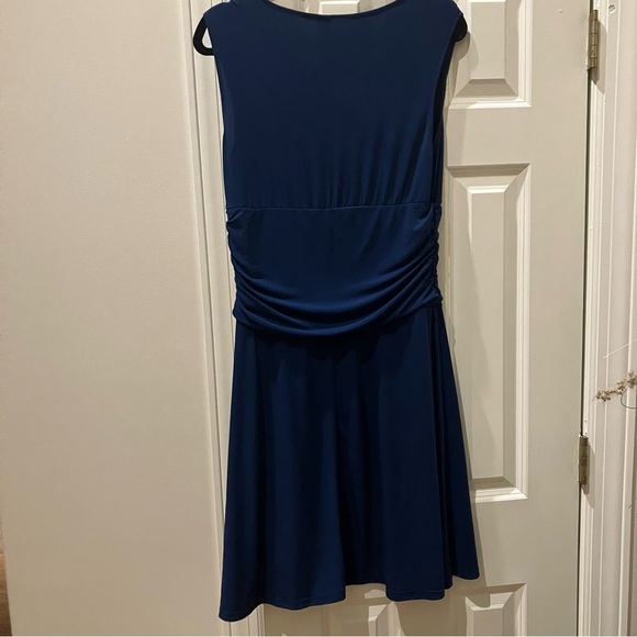 Elegant Navy Blue Sleeveless V-Neck Dress (Medium) - Picture 2 of 5